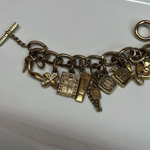 2002 Vintage CHANEL CHARM BRACELET - Picture 8 of 9